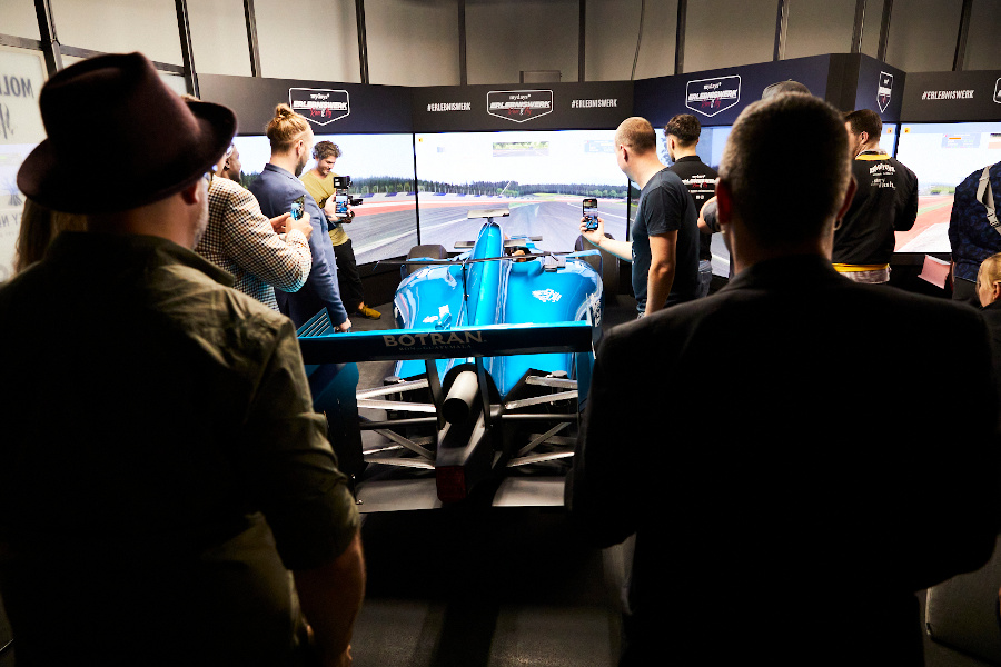 F1-Bolide Simulator Zuschauer